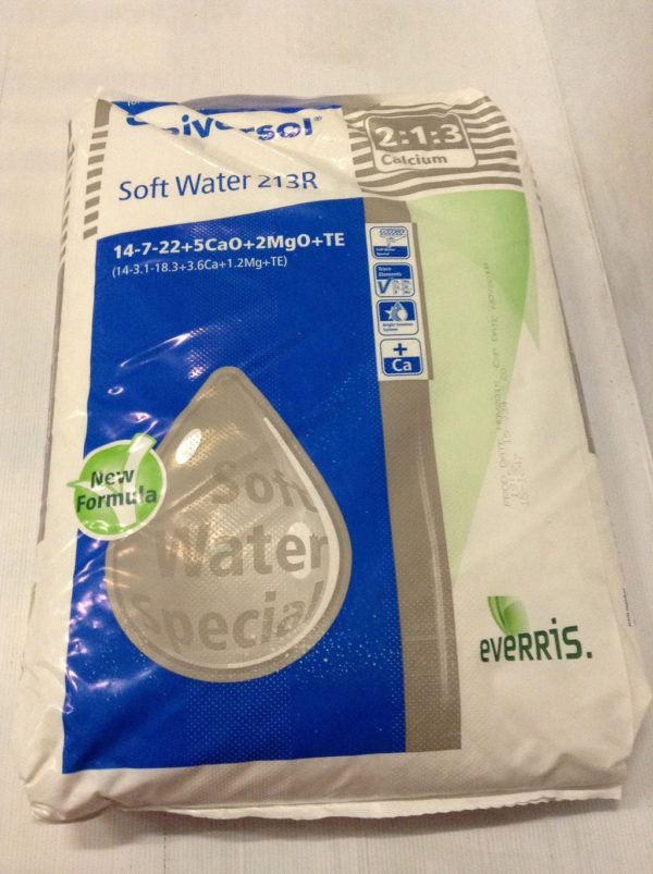 UNIVERSOL 14+7+22+5.5CaO+2MgO+TE   SOFT WATER  KG.25